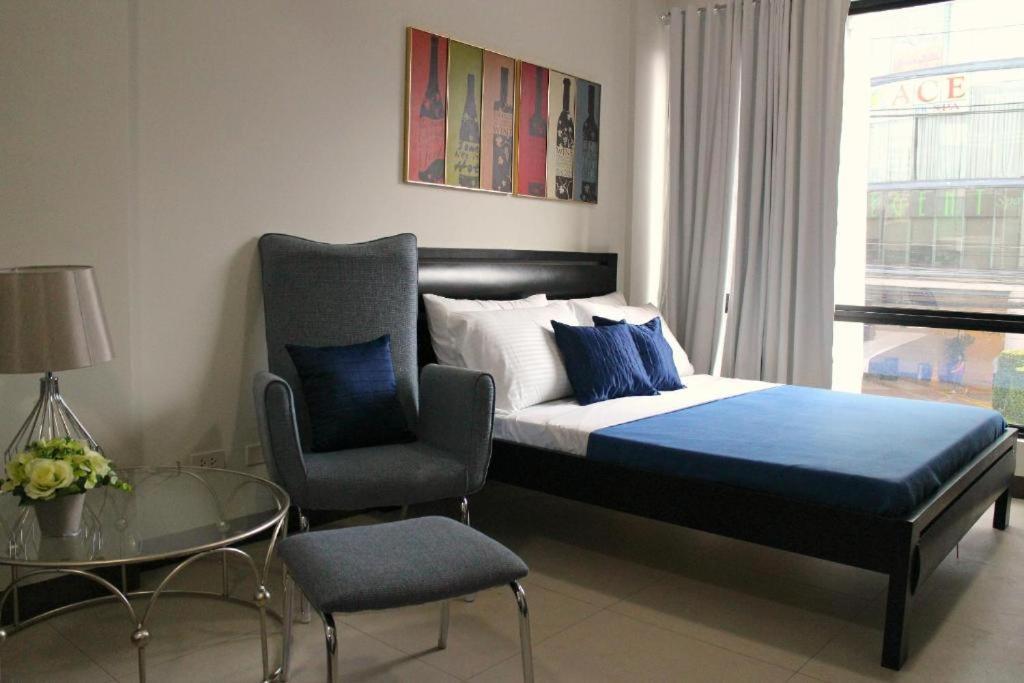Urban Hostel Pasig City Esterno foto