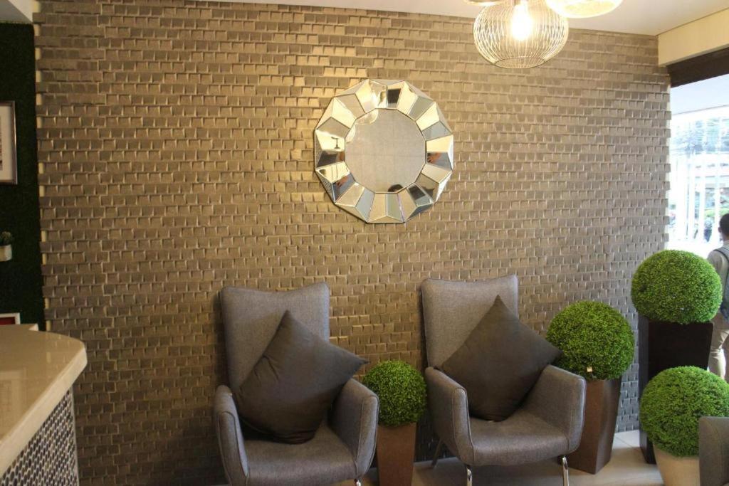 Urban Hostel Pasig City Esterno foto