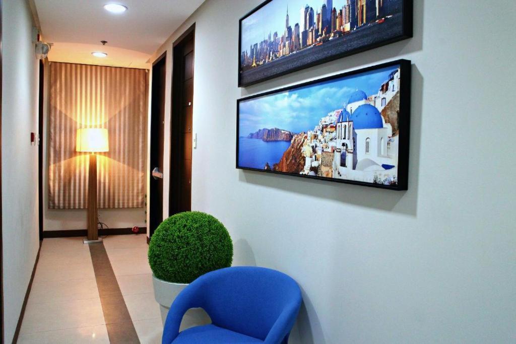 Urban Hostel Pasig City Esterno foto