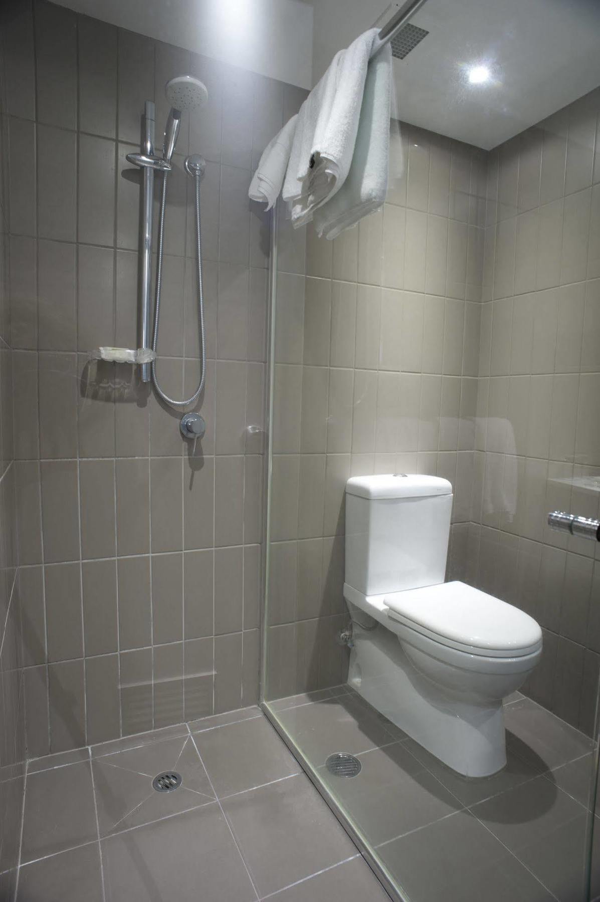 Urban Hostel Pasig City Esterno foto