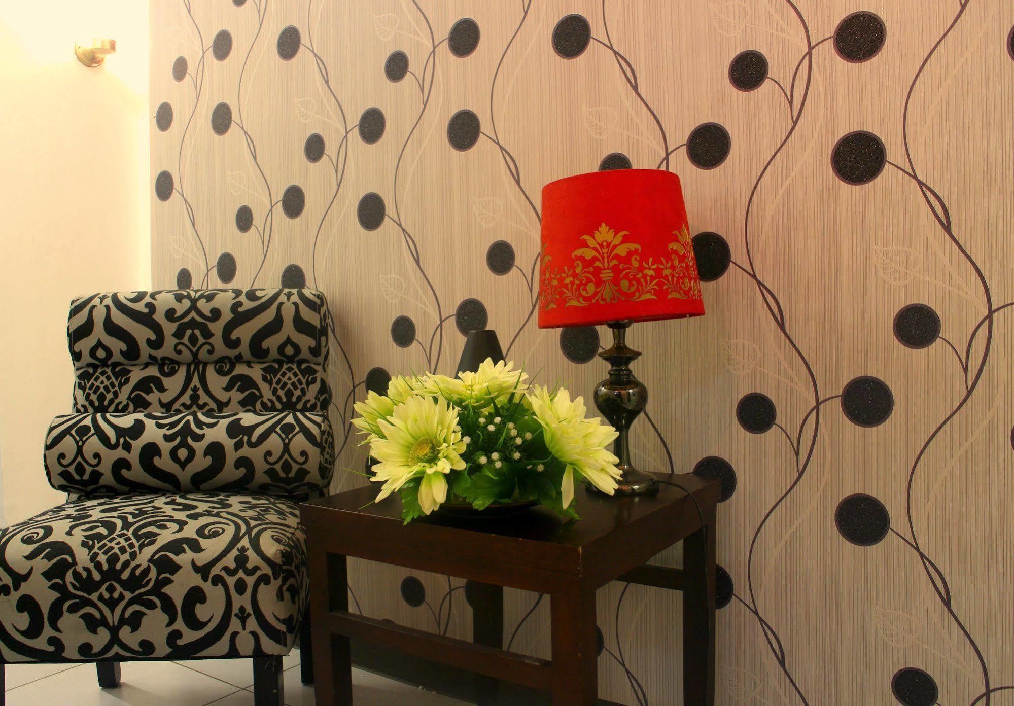 Urban Hostel Pasig City Esterno foto