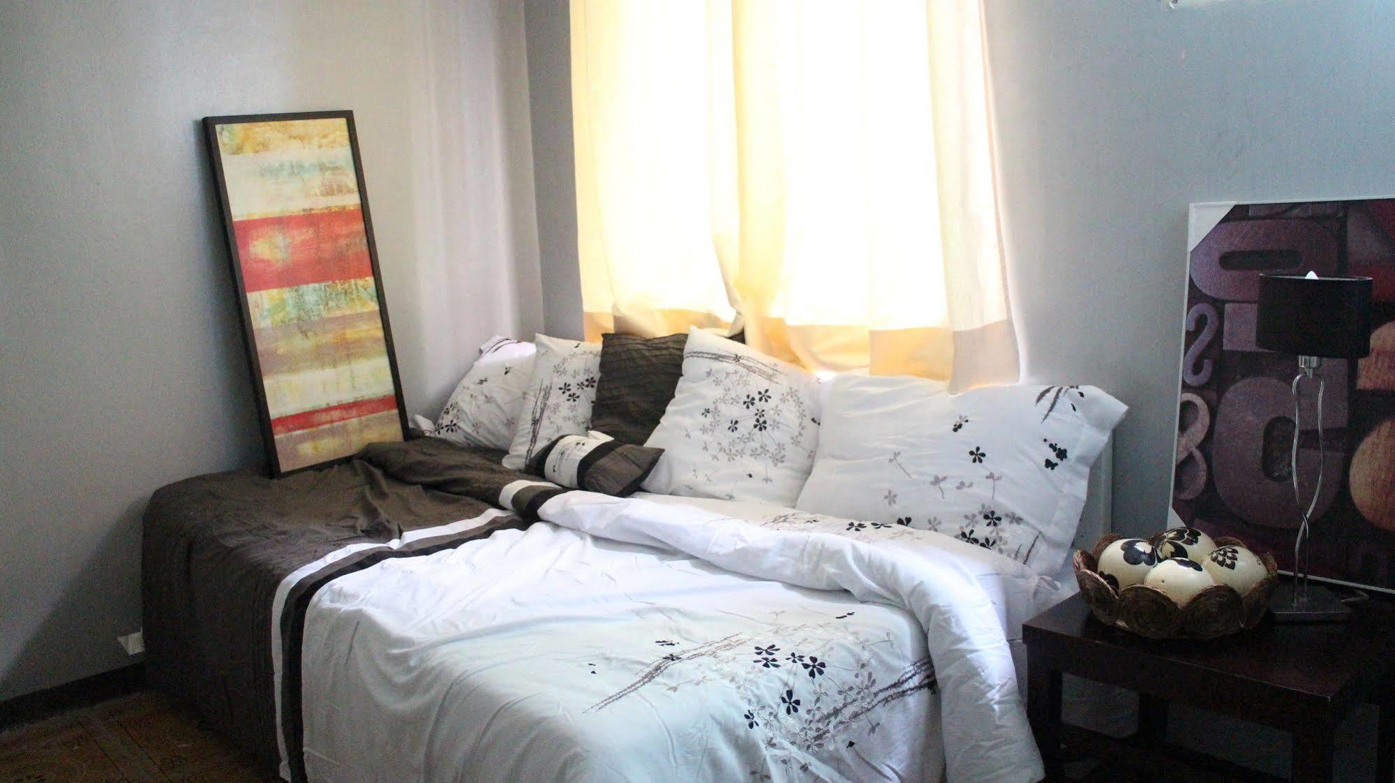 Urban Hostel Pasig City Esterno foto